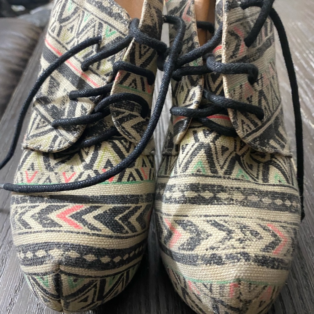 Shi by journeys wedges! Super cute!